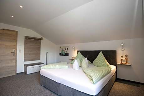 Doppelzimmer Deluxe mit Balkon
