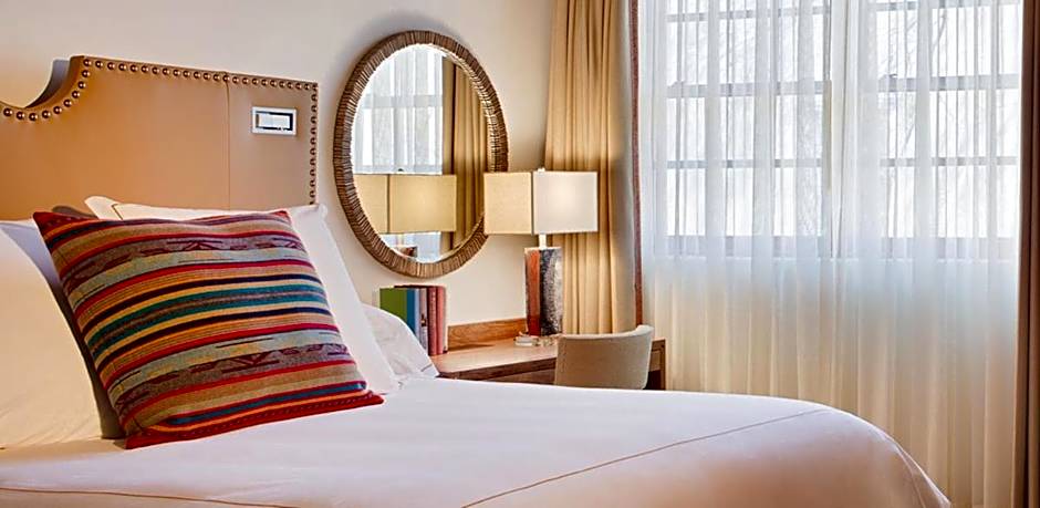 Rosewood Inn of the Anasazi