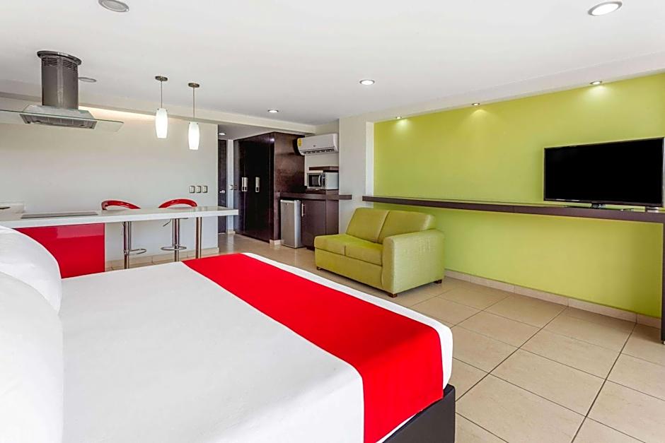 Ramada by Wyndham Acapulco Hotel & Suites