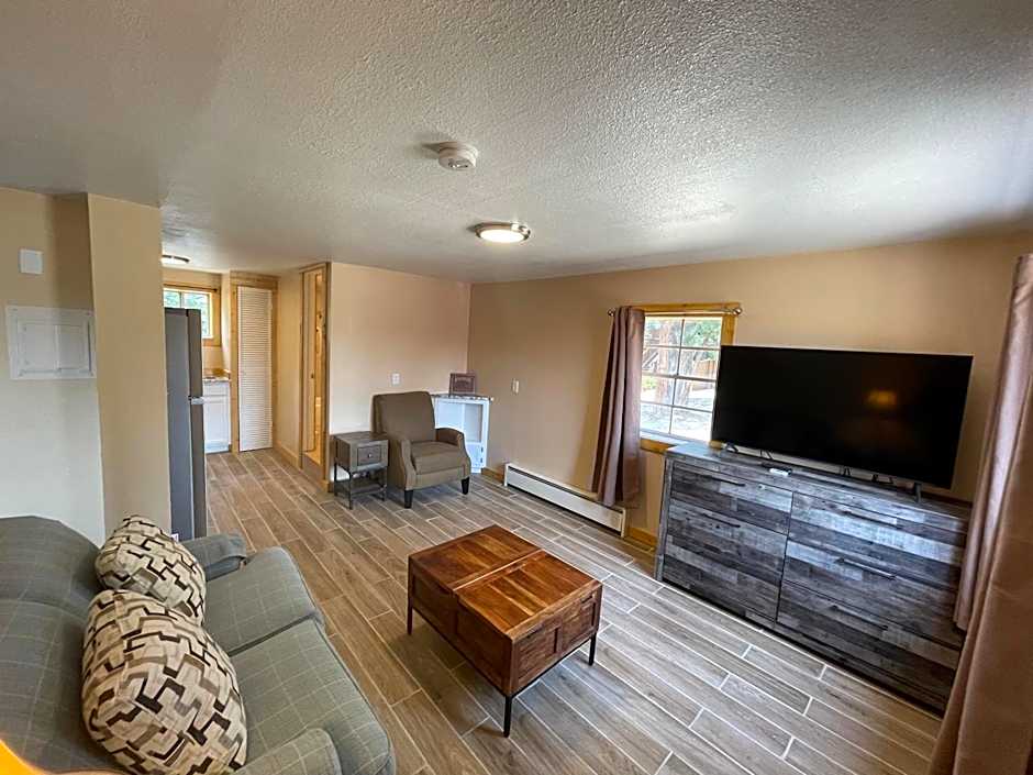 Estes Mountain Inn