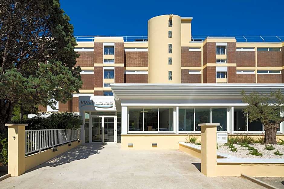 Operalia Hotel les Pins