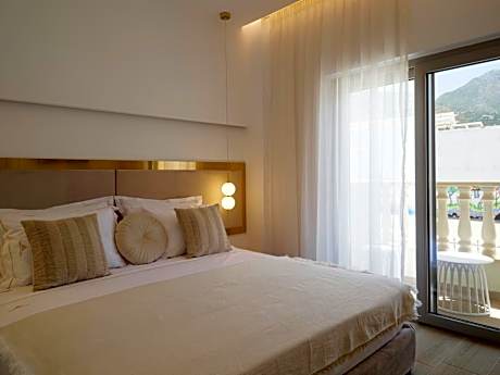 One Bedroom Suite with Mountain View