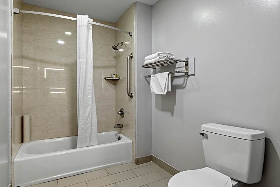 Hotel Skye San Francisco Airport SFO FREE SHUTTLE!