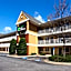 Extended Stay America Select Suites - Greensboro - Wendover Ave. - Big Tree Way