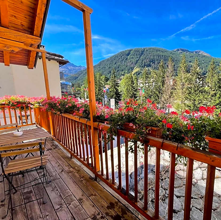 Hotel Coeur Du Village