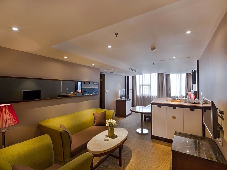 Chongqing Golden View Hotel