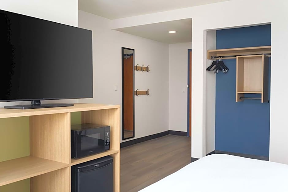 Spark by Hilton Guelph