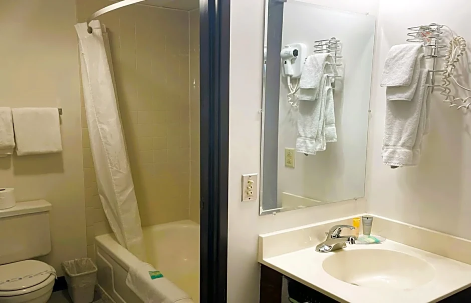 OYO Hotel Pipestone MN, Canterbury Park