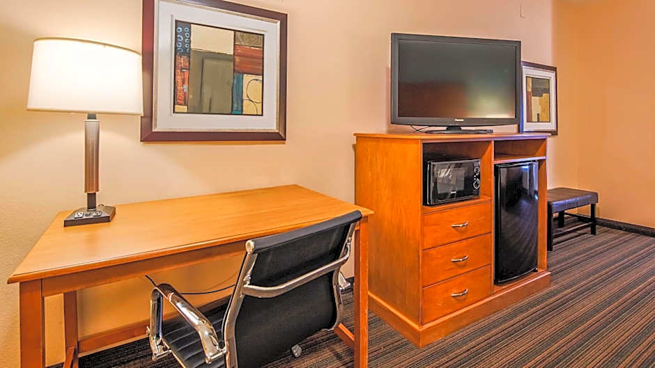 Best Western Plus Seminole Hotel & Suites