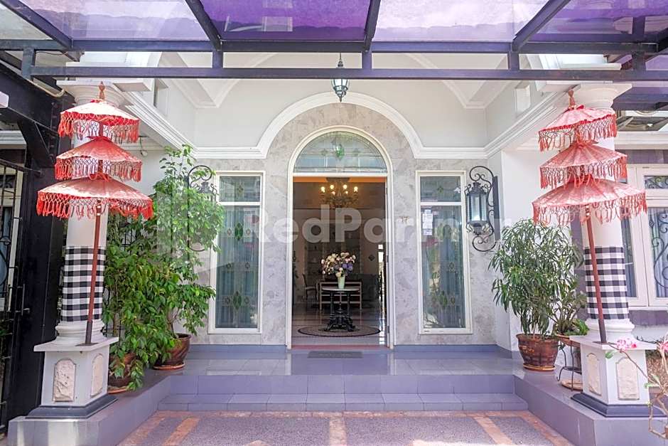 Just 11 Boutique Syariah Mitra RedDoorz near UGM Yogyakarta