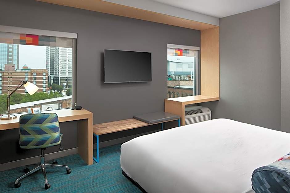 Photo 1 of 7 of 1 King Bed Guestroom, City View