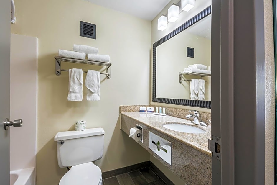 Days Inn by Wyndham Oklahoma City Bricktown