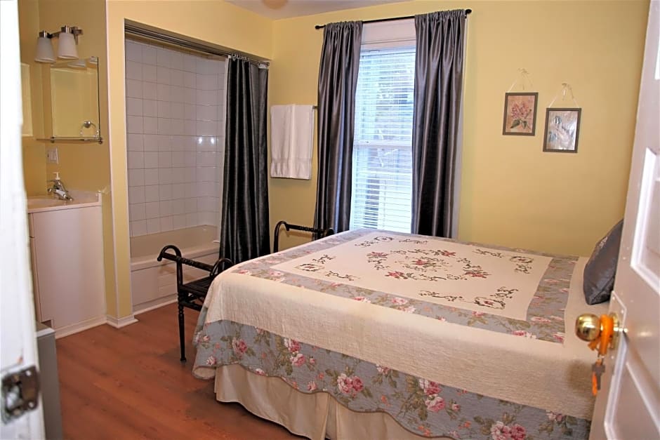Ambiance By The Falls B&B