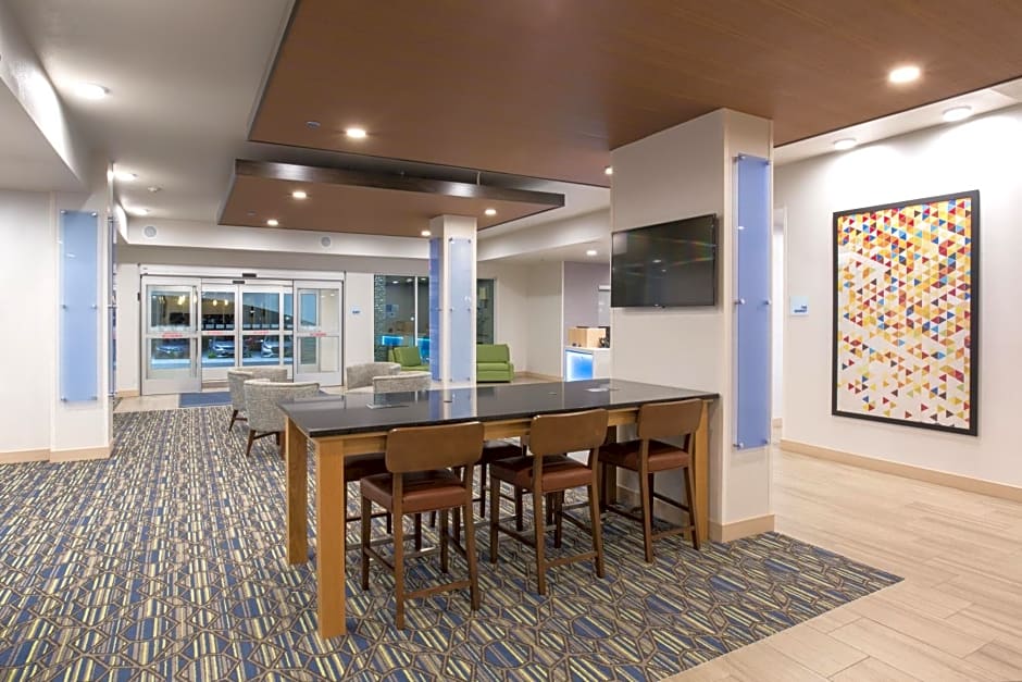 Holiday Inn Express & Suites Lincoln I - 80 By IHG