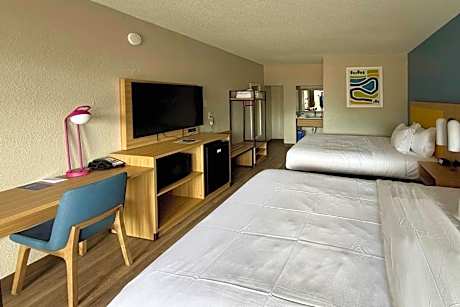 Queen Room with Two Queen Beds - Non-Smoking