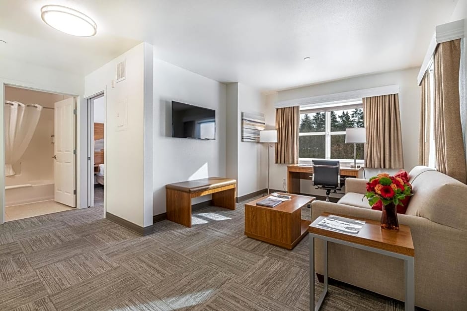 Marshall Suites