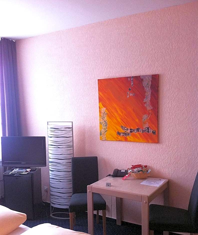 Hotel Stadt Hamburg am Fluss Saarbrücken