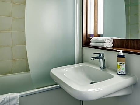 Pop Room With A Double Bed