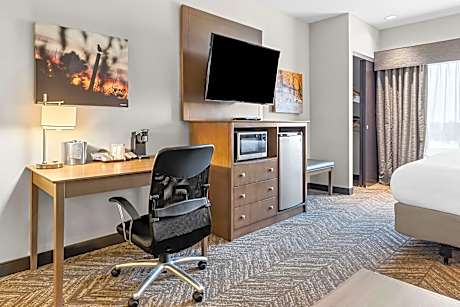 ACCESSIBLE - SUITE KING BED,MOBILITY ACC,ROLLSH,SOFBD,MINSTE,NSMK,FULL BREAKFAST