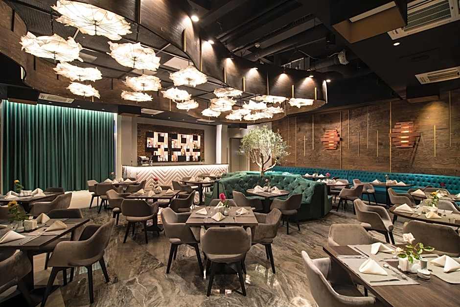 Sky Blue Hotel & Spa