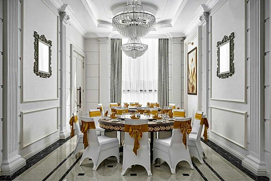 Four Points by Sheraton Lang Son