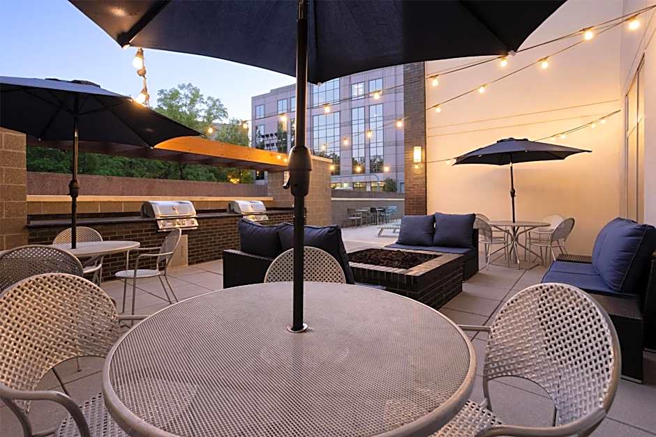 Home2 Suites by Hilton Greenville Downtown