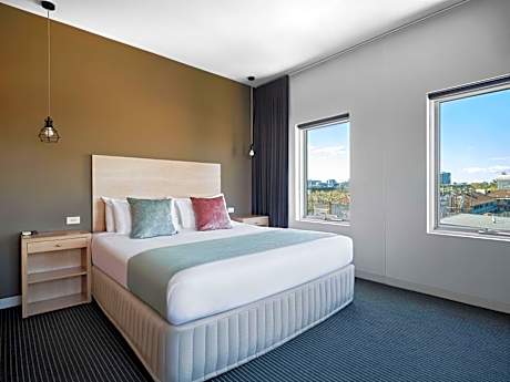 Saint Kilda Beach Hotel