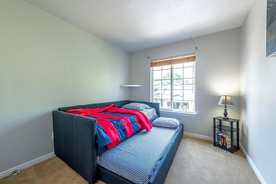 Spacious 4 bedroom 3.5 bathroom residential property