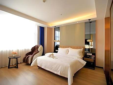 Jinjiang Metropolo Fuxin Yingbin Street Railway Station