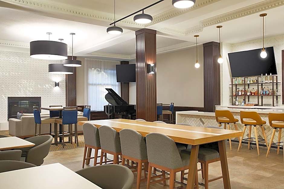 Holiday Inn Hotel & Suites Madison West - Middleton By IHG