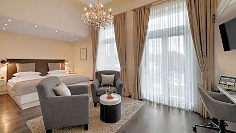 Double Room with Partial River View without balcony