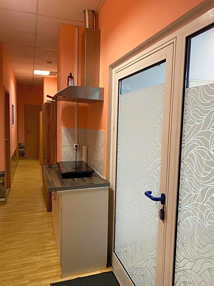 Hipokratios 3 Zimmer mit Gemeinschaft WC