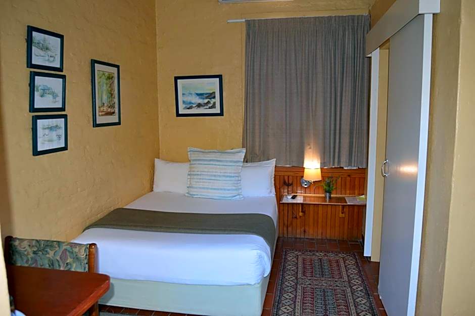 Ascot Inn