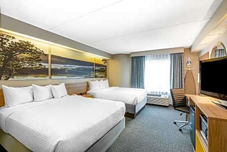 Queen Room with Two Queen Beds - Pet Friendly/Non-Smoking