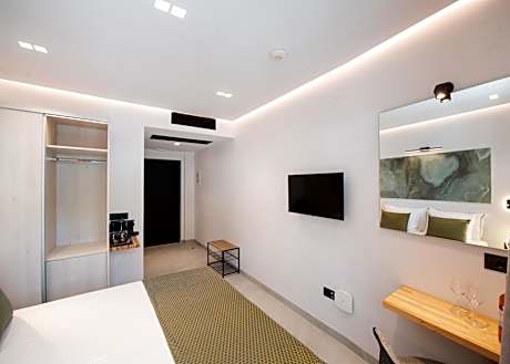 King Room with Pool View