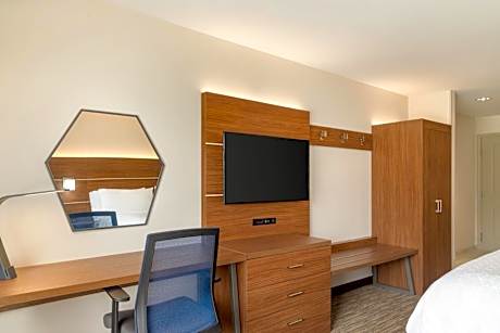 Standard King Room - Communications Accessible