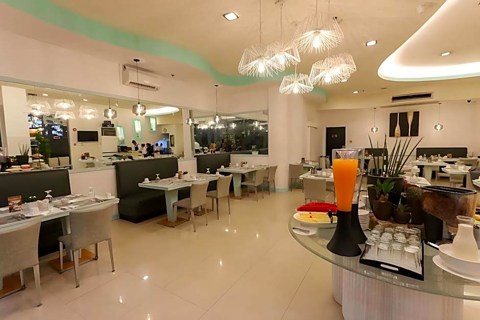 Paseo Premiere Hotel
