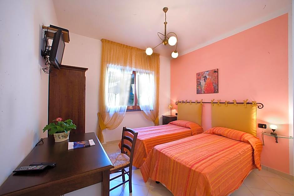 Photo 1 of 4 of 1 Double Bed or 2 Beds