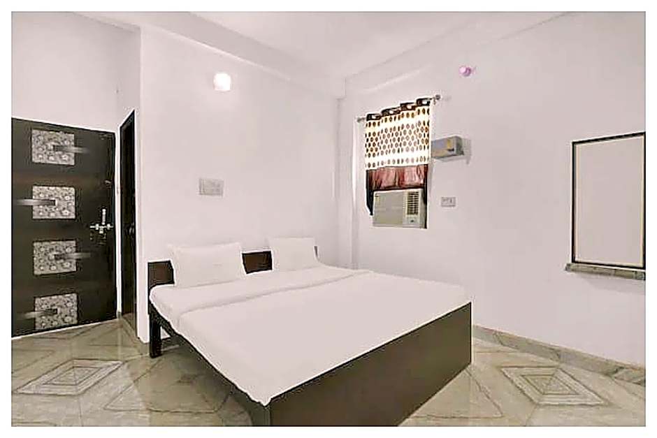 Goroomgo Shiv Ganga Guest House varanasi