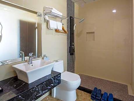 Yuehua Holiday Hotel