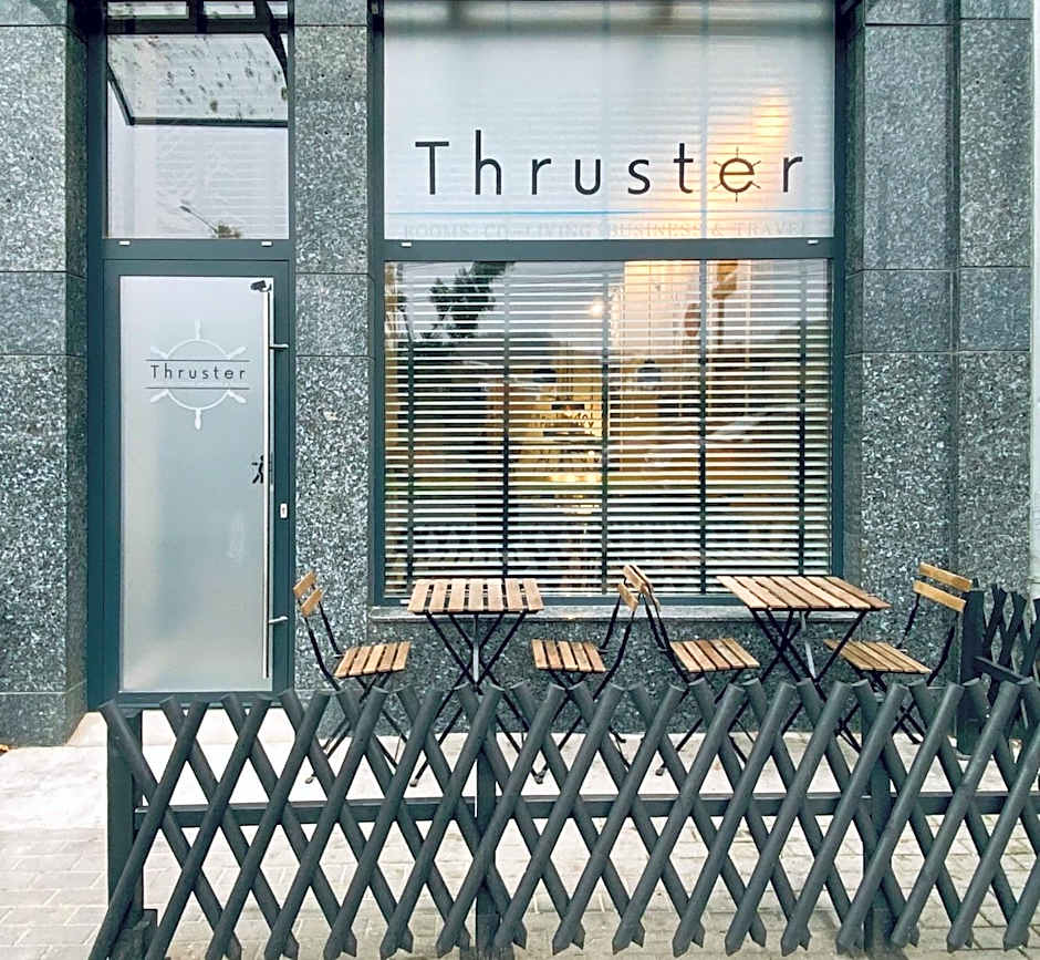 Thruster - Rooms, Kitchen, Chill-Out Zone-Netflix, Lobby-Netflix
