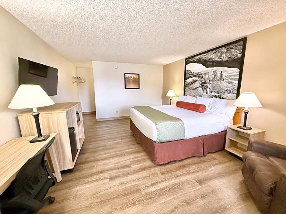 Super 8 by Wyndham Salina/Scenic Hills Area