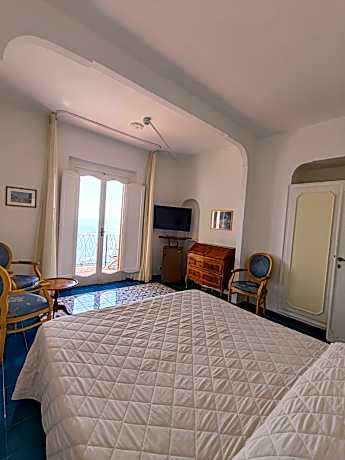 Economy Double or Twin Room with Balcony and Sea view
