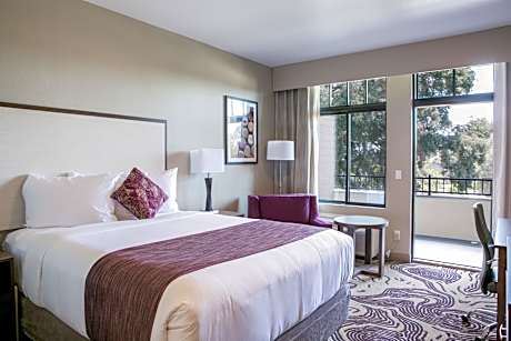Queen Room with Balcony