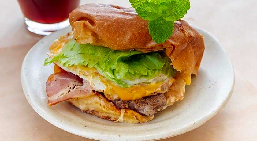 OYO Sasebo Palace Hotel