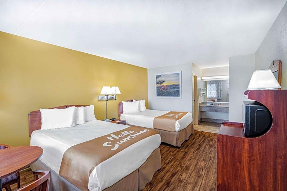 Days Inn by Wyndham Clarksville TN
