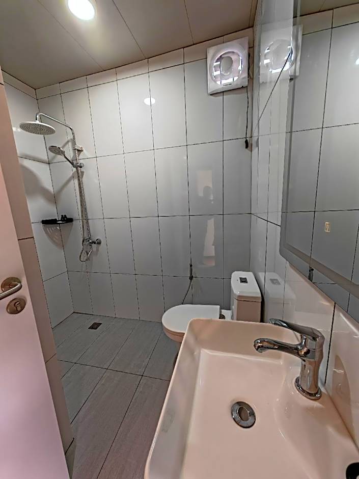 H Benjamin Residence