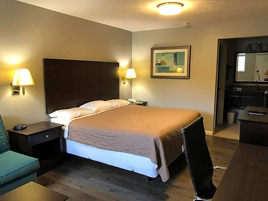 Deerfield Inn and Suites - Fairview