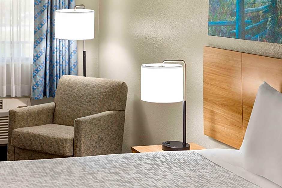 Days Inn by Wyndham Paris