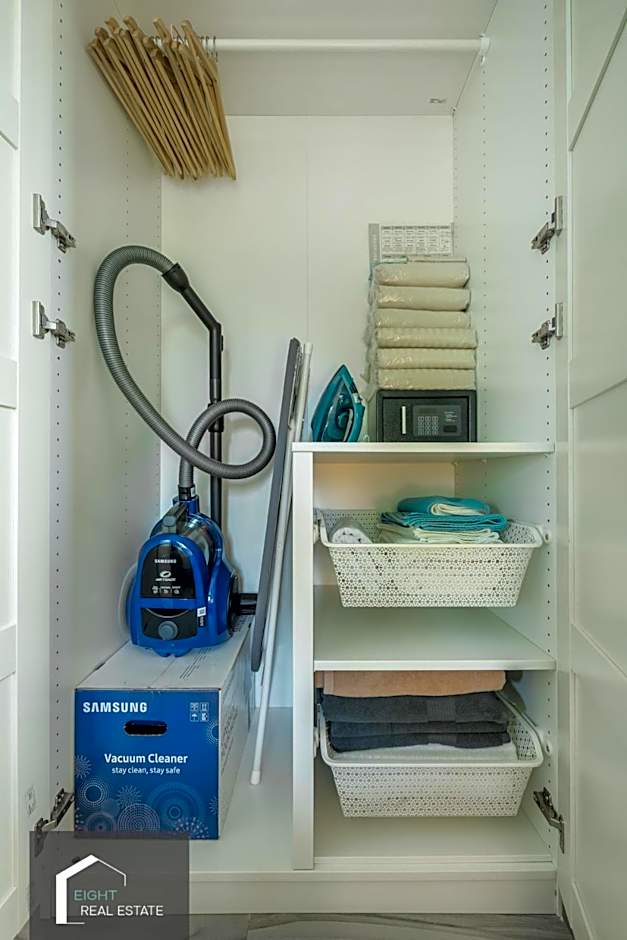 Studio Apartment by the Sea E413